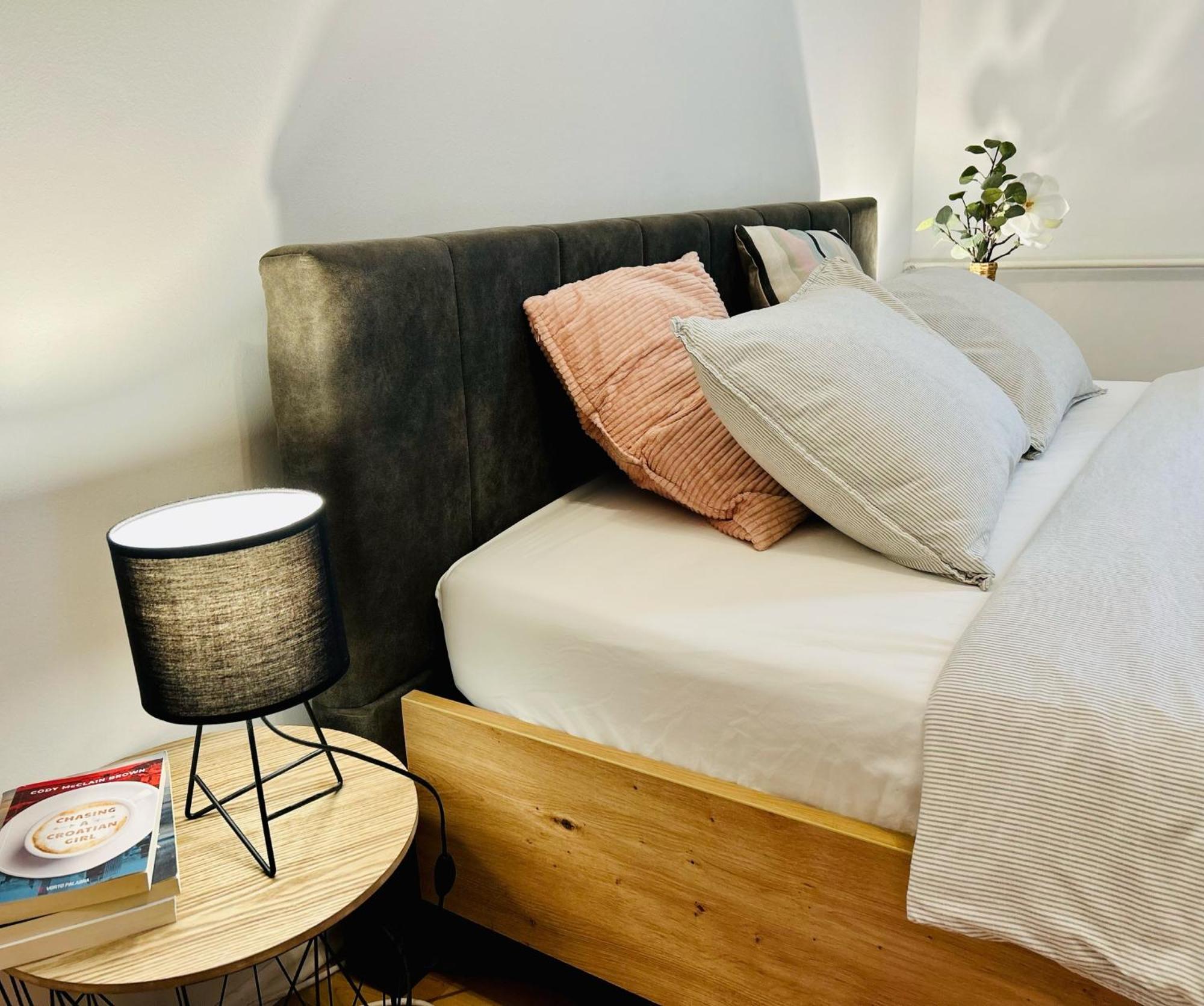 Апартаменты Local Heart At Main Square And Zrinjevac Park! Загреб Экстерьер фото